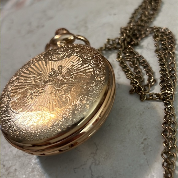 Women’s 32” Pendant Necklace & Hidden Watch. - Picture 6 of 8